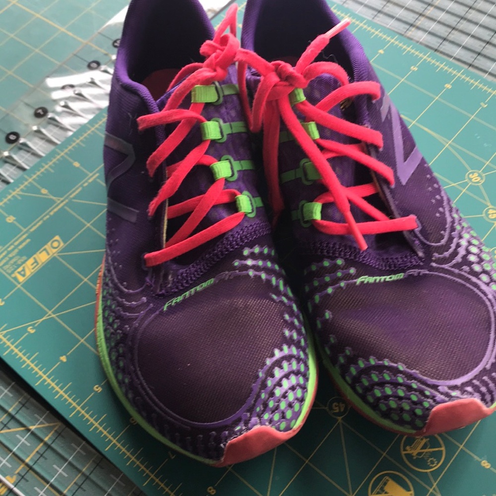 New balance women’s size 9 fantom running shoes